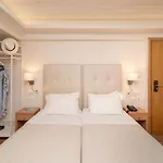 Karalis Hotel