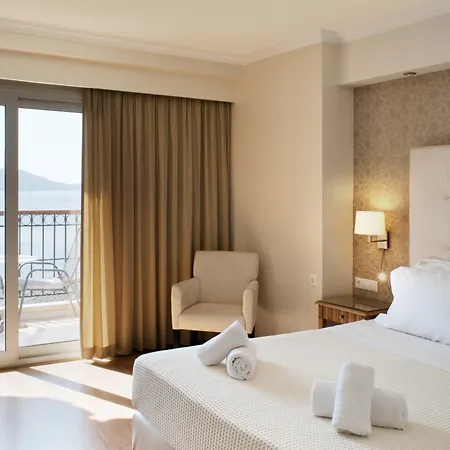 Karalis ピュロス