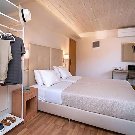 Karalis Hotel
