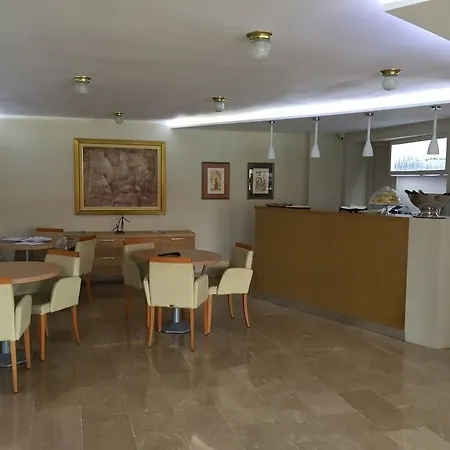 ホテル Karalis 3*