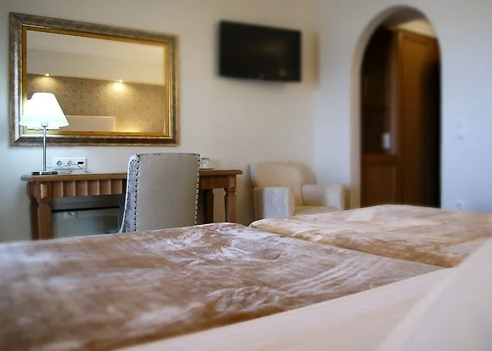 Отель Karalis 3*